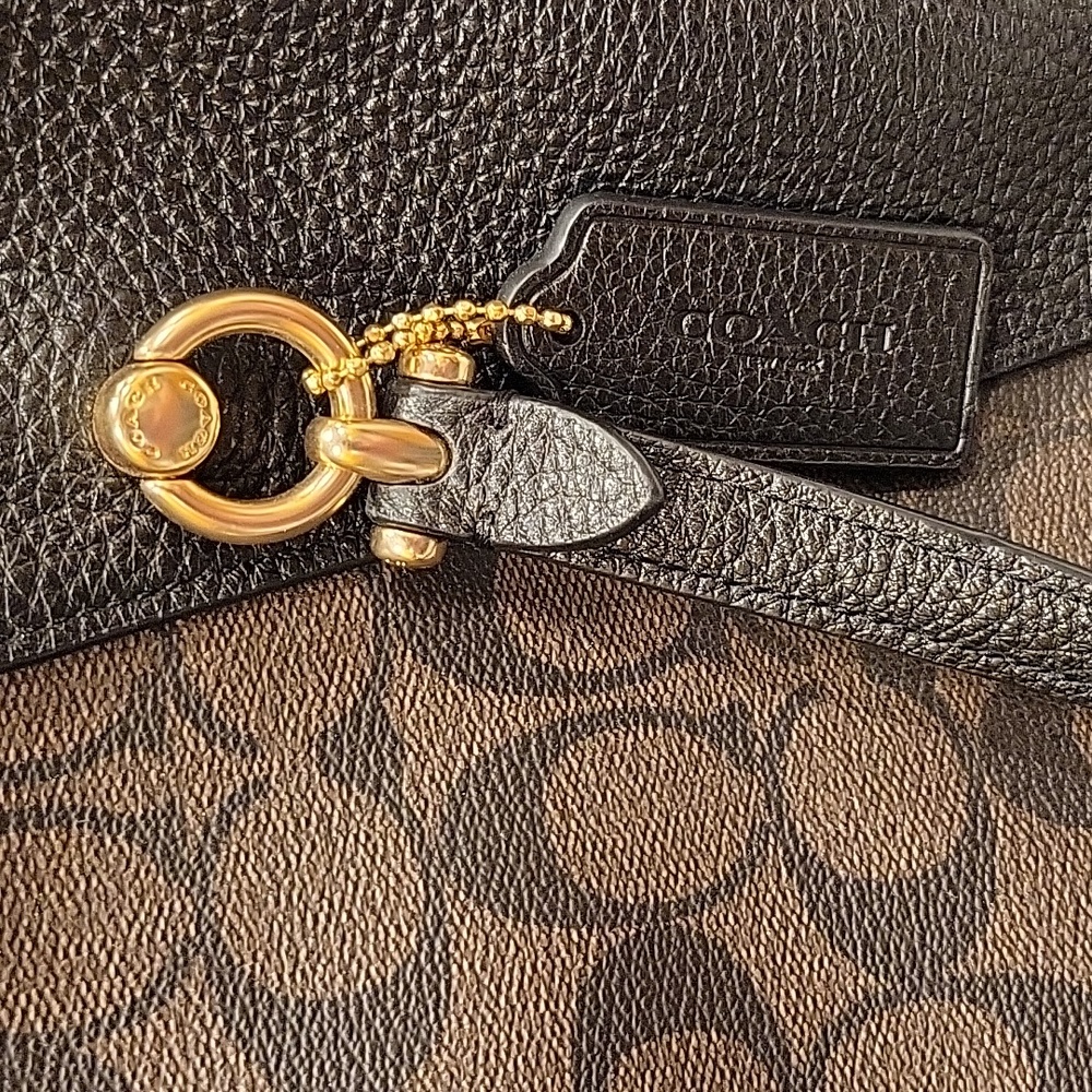 Coach Handbag - Picture 6 of 7